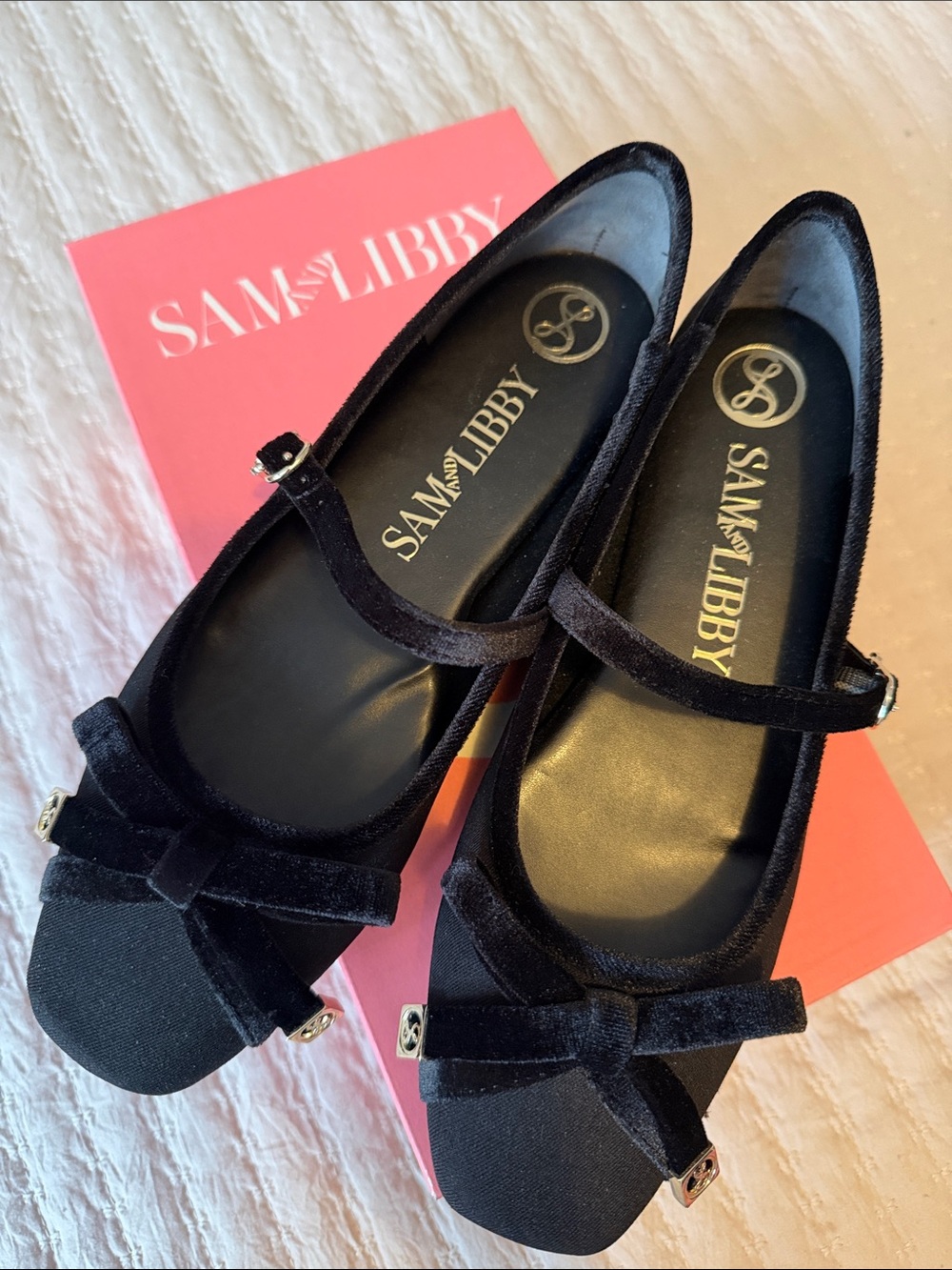 Sam & Libby Black Velvet Trimmed Mary Jane Flats w/ Bow 8.5 ❤️ - Picture 2 of 9